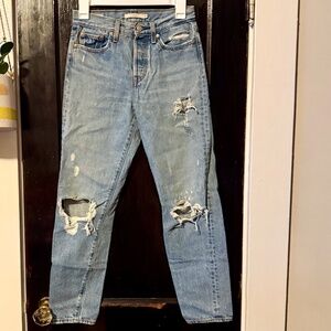Distressed Levi’s Wedgie Jeans